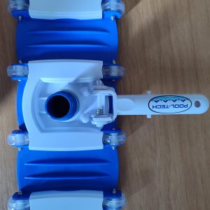 POOL TECH 8 WHEEL DELUX SWEEPER