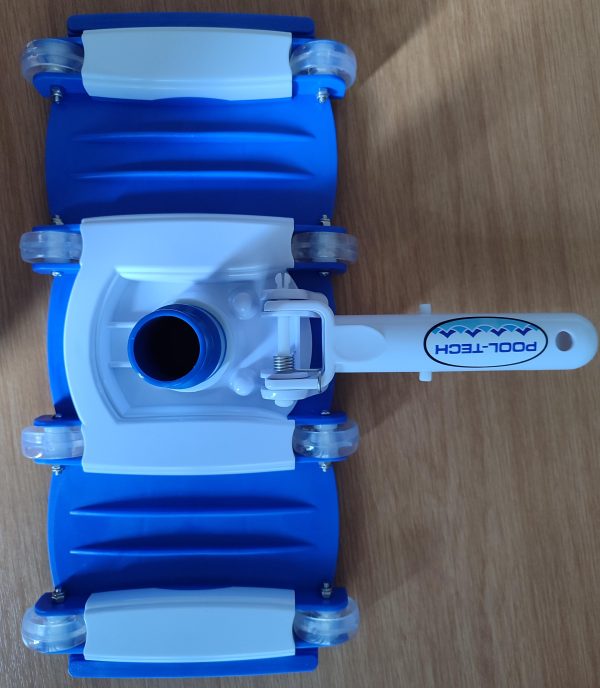 POOL TECH 8 WHEEL DELUX SWEEPER